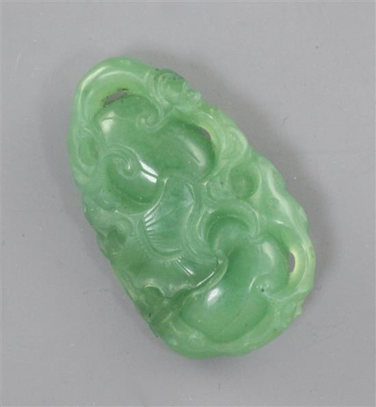 A Chinese green jadeite pendant, 3.3cm